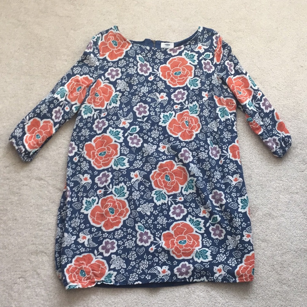 Dress with colorful accents